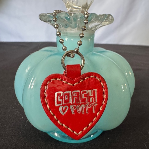 Coach Poppy red heart hangtag - Picture 1 of 1